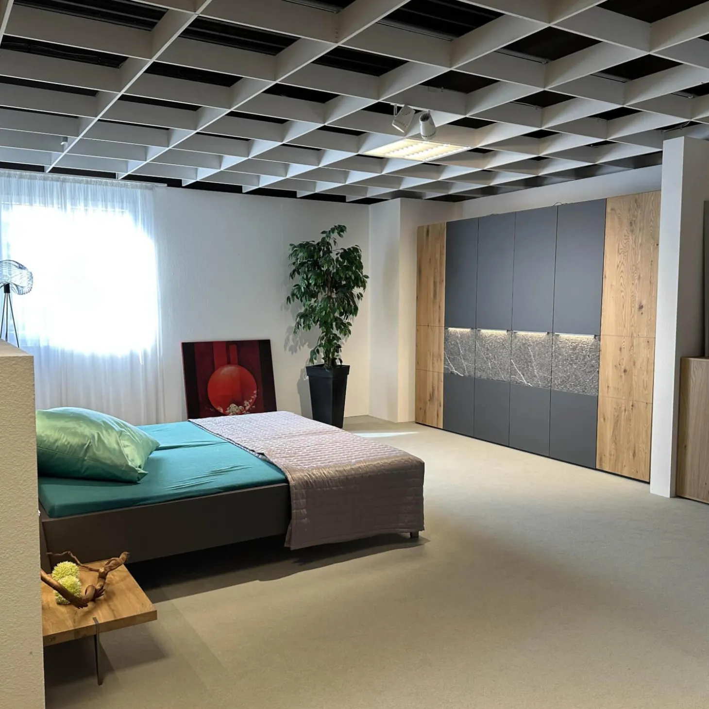 Schlafzimmer Milo Wildeiche Massiv Gebürstet Lack Graphit Akzent Naturstein Grau Füße Metall Titan Grau Mit Beleuchtung