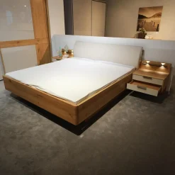Schlafzimmer Modena Plus Eiche Bianco Glas Leder Champagner Inklusive LED Flexleuchten Bett Ohne Matratze Ohne Lattenrost