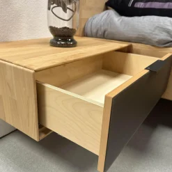 Schlafzimmer WSM 4400 Kanadische Erle Massiv Natur Akzent Fronten Mattglas Cubanit Schwarz