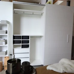 Schlafzimmerschrank Hide & Seek Lack Weiß