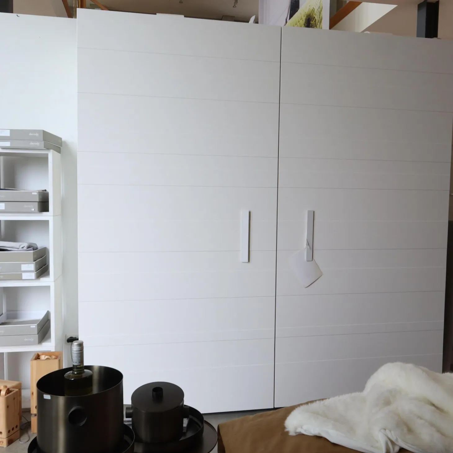 Schlafzimmerschrank Hide & Seek Lack Weiß