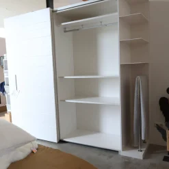 Schlafzimmerschrank Hide & Seek Lack Weiß