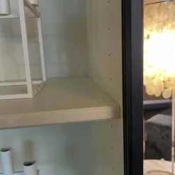 Schmaler Schrank Cabinet A´Dammer Duotone Storm Vanilla mit Rolladentür