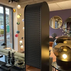 Schmaler Schrank Cabinet A´Dammer Duotone Storm Blossom mit Rolladentür