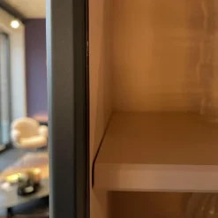 Schmaler Schrank Cabinet A´Dammer Duotone Storm Blossom mit Rolladentür