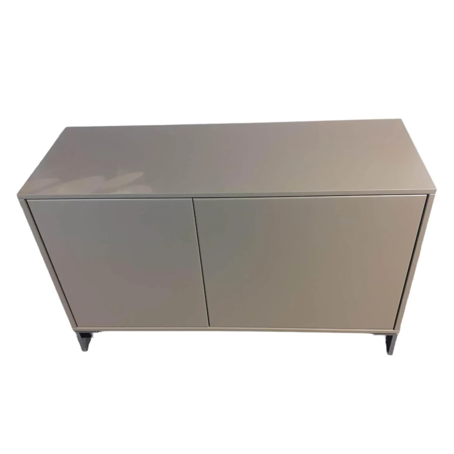 Schrank Deviso Lack Matt Olivegrau Winkelfüße Chrom Glänzend