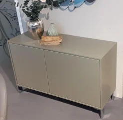 Schrank Deviso Lack Matt Olivegrau Winkelfüße Chrom Glänzend