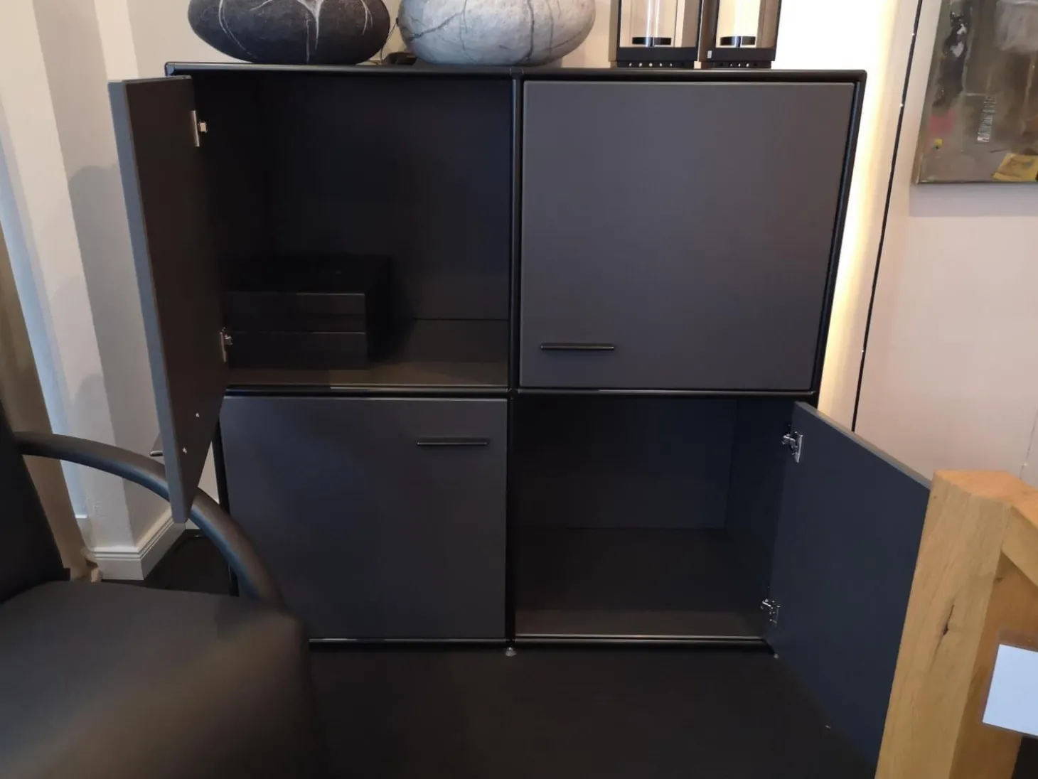 Schrank Modul Space MDF Anthrazit Stahlrohr Schwarz