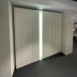 Schrank Stripes Lack Schneeweiß Mit Beleuchtung