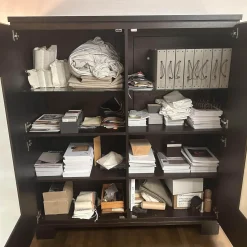 Schrank Varus Korpus Knorrige Eiche Wengefarben Dunkelbraun Front Glas Optiwhite Weiß Matt