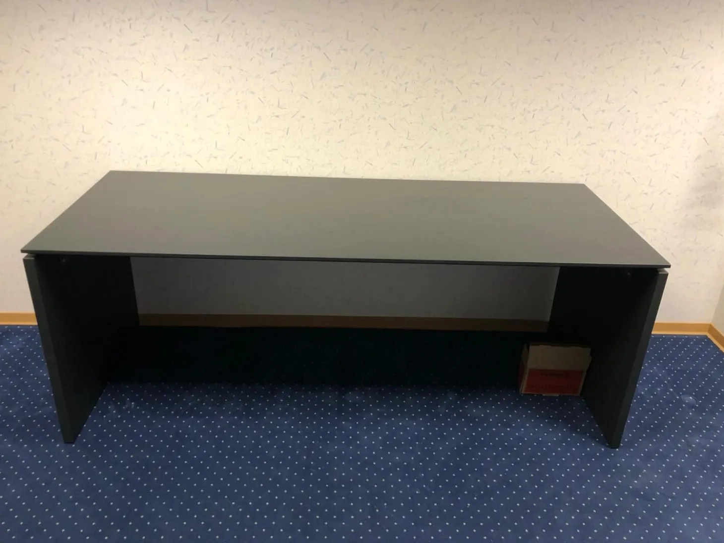 Schreibtisch HO 200 Eiche Anthrazit Mit Wangenfüßen