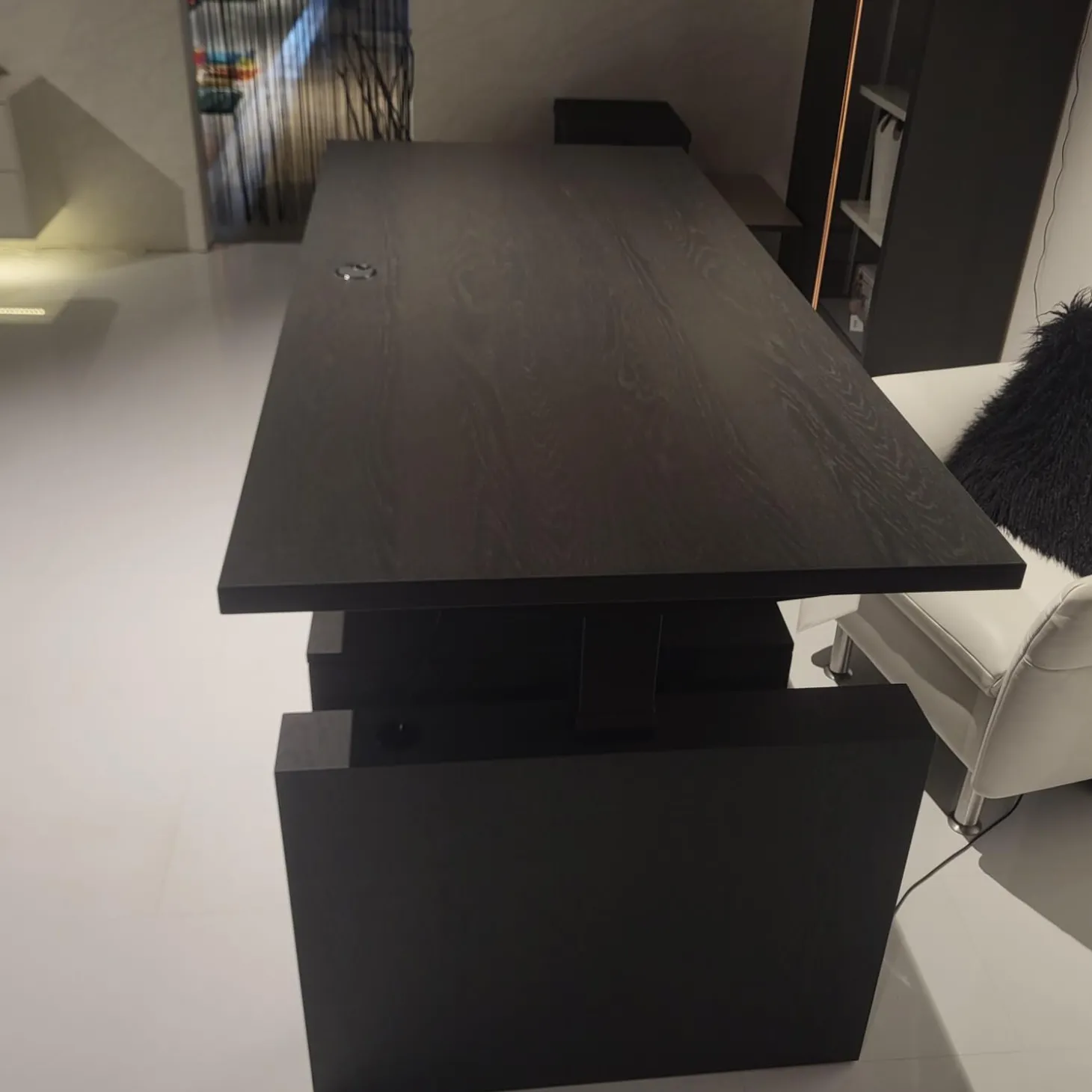 Schreibtisch Kara Frame Platte Und Gestell Eiche Graphit Anthrazit Furniert Inklusive Rollcontainer Lack Platingrau