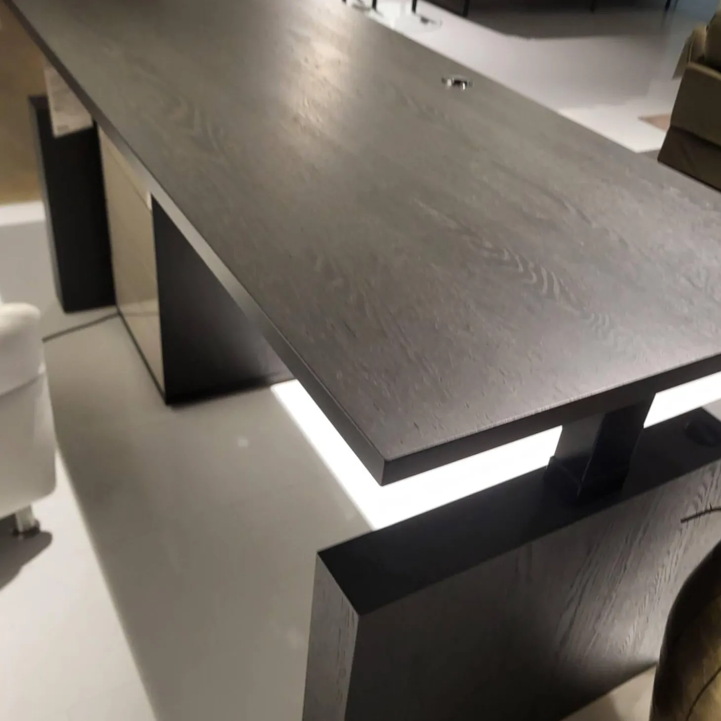 Schreibtisch Kara Frame Platte Und Gestell Eiche Graphit Anthrazit Furniert Inklusive Rollcontainer Lack Platingrau