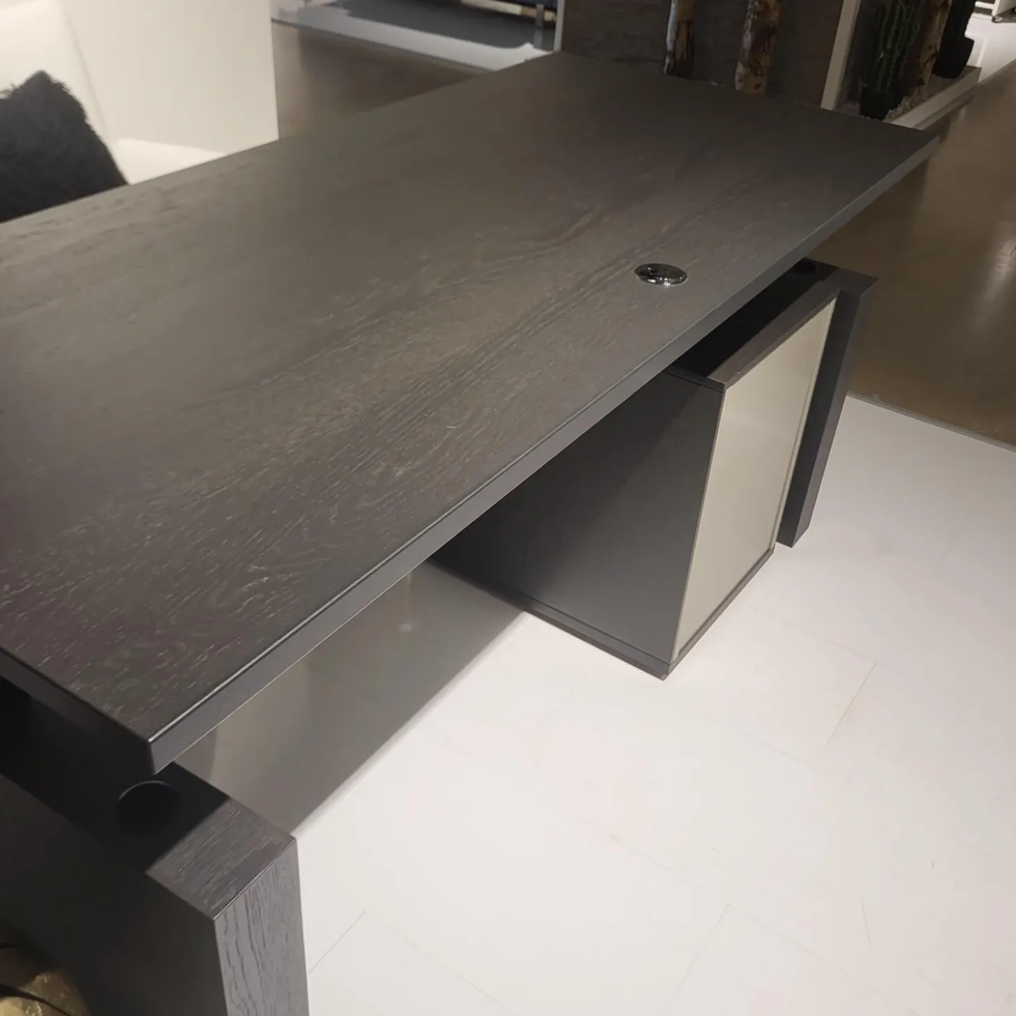 Schreibtisch Kara Frame Platte Und Gestell Eiche Graphit Anthrazit Furniert Inklusive Rollcontainer Lack Platingrau