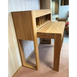 Schreibtisch Modell CASA-SONO Kernbuche Massiv Geölt Ausziehbar Mit Steckdose, USB-Anschüssen und Schubkasten