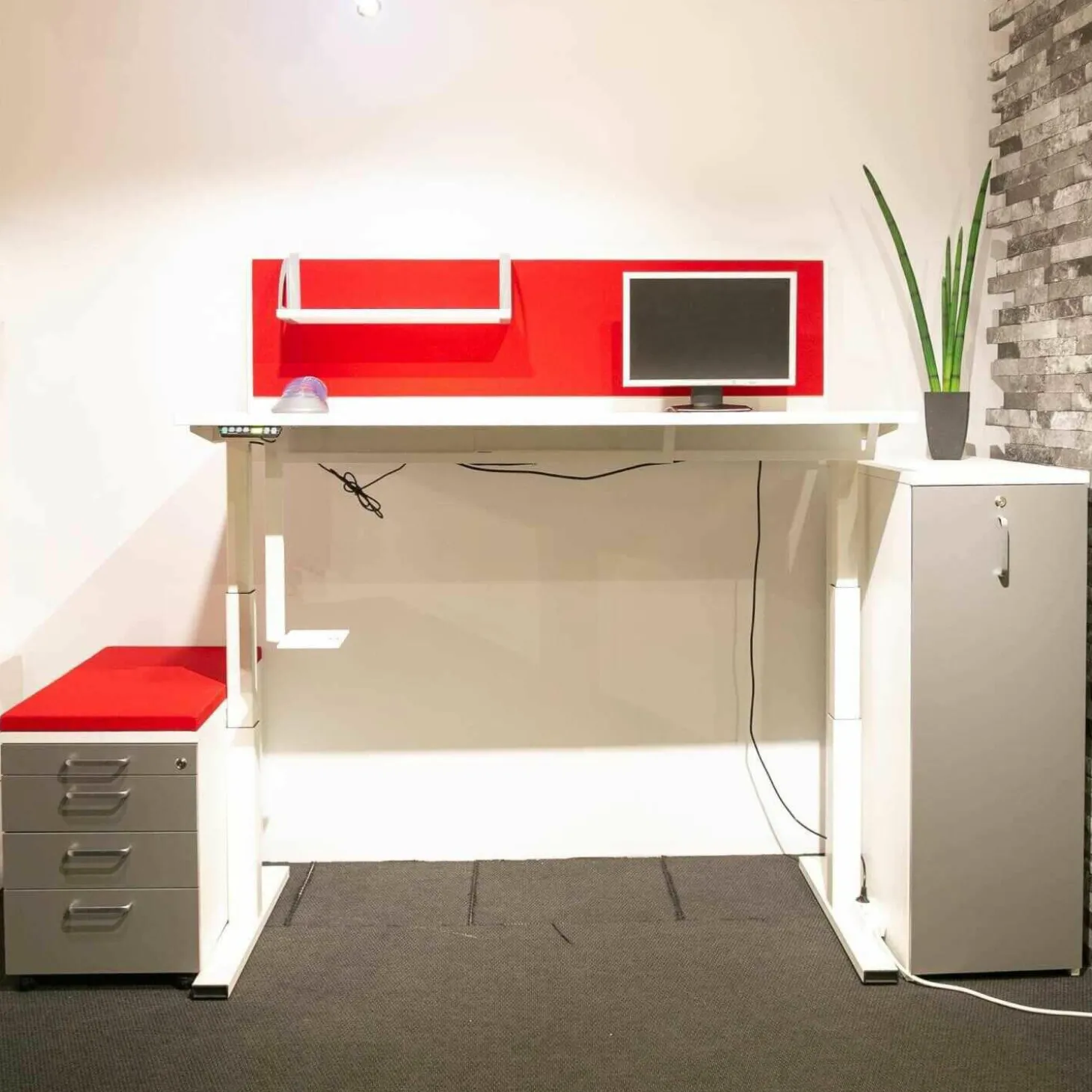 Schreibtisch Velum E10 mit Motorisch Verstellbarer Rollcontainer Velum E10