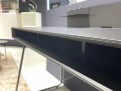 Schreibtisch ZO 100 Tisch Paneel Schwarz Kufengestell Schwarz Mit Rollcontainer Korpus Und Front Champagner