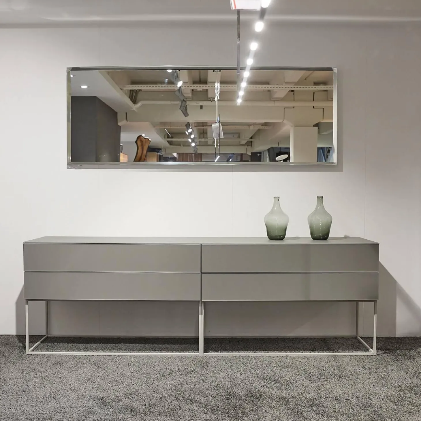 Schubkastenschrank Mio Korpus Lack Matt Asphalt Fronten Und Abdeckplatte Glas Matt Asphalt Gittergestell Steingrau