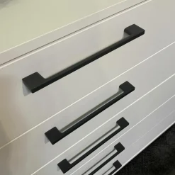 Schubladenkommode Daisy Korpus Lack Weiß Griffe Eckig Matt Anthrazit