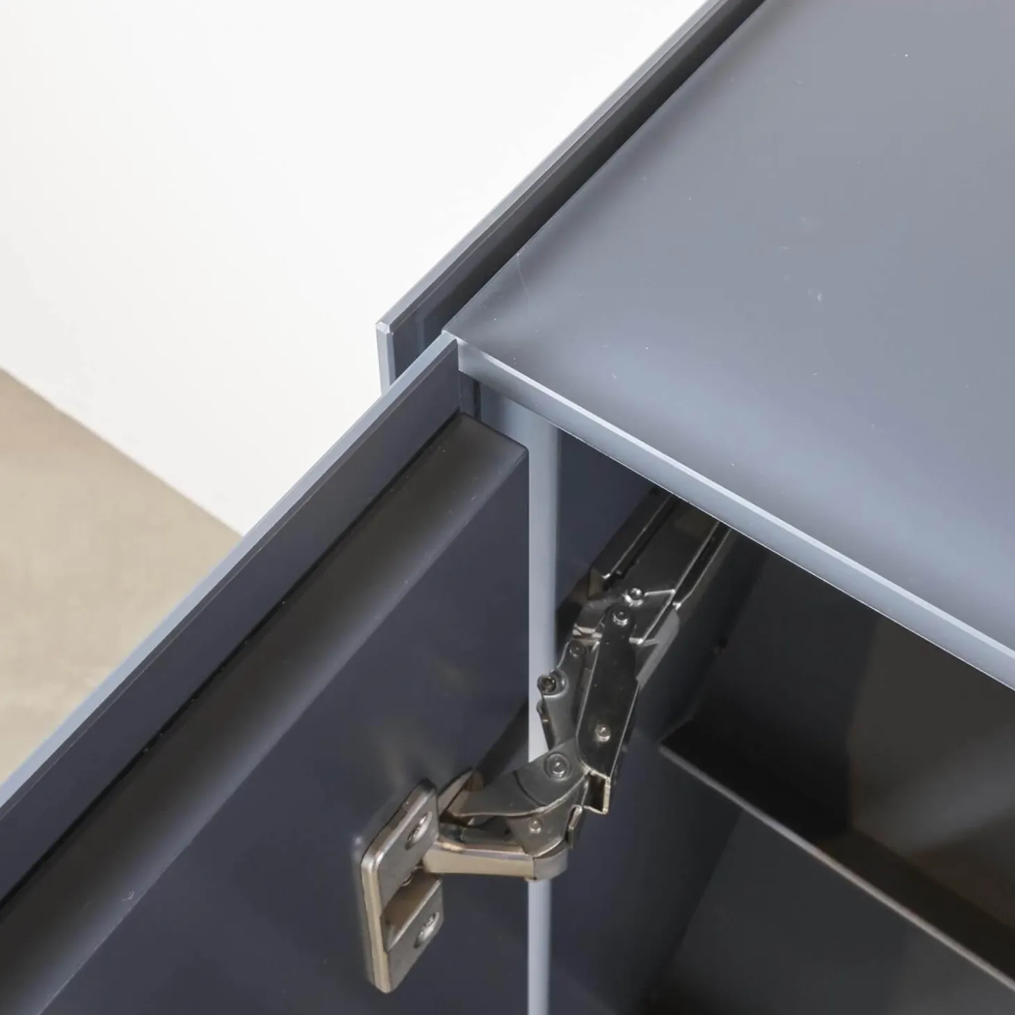 Schuhschrank Cube Light T21 Mattlack Anthrazit Glas