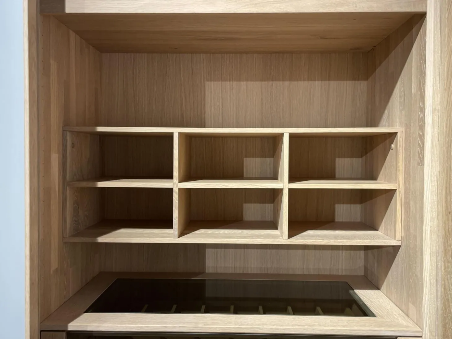 Schwebetürenschrank Soft Eiche Wild Weißöl Farbglas Matt Hellgrau Inklusive Innenleben Und Beleuchtung