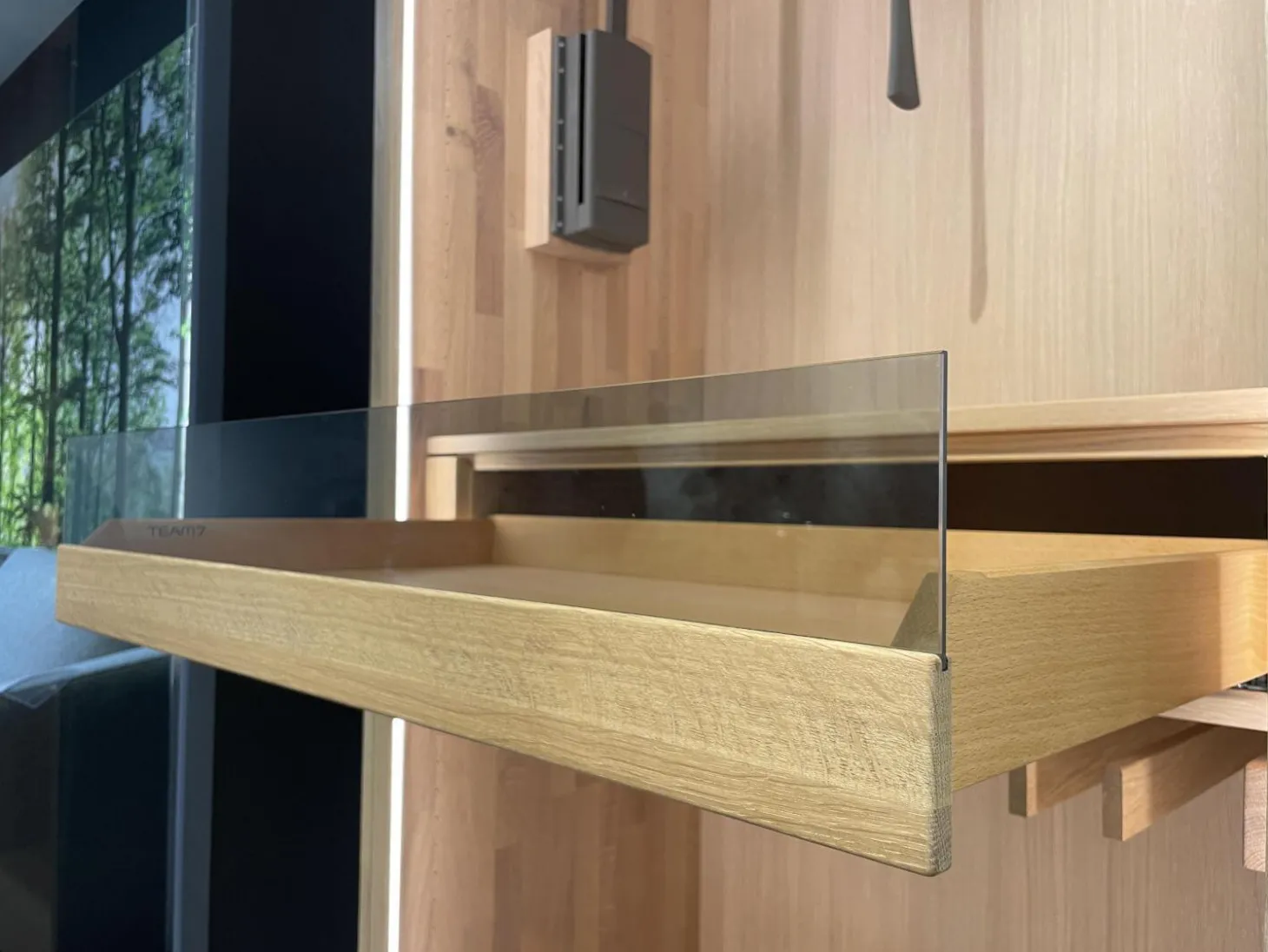 Schwebetürenschrank Soft Eiche Wild Weißöl Farbglas Matt Hellgrau Inklusive Innenleben Und Beleuchtung