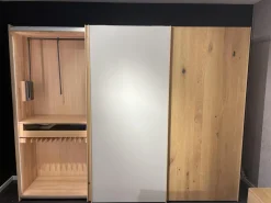 Schwebetürenschrank Soft Eiche Wild Weißöl Farbglas Matt Hellgrau Inklusive Innenleben Und Beleuchtung