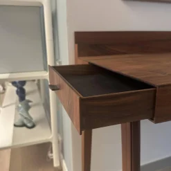 Sekretär 14 80 Astnuss Geölt Mit Schubladen mit Ledereinlagen