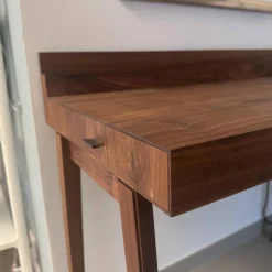 Sekretär 14 80 Astnuss Geölt Mit Schubladen mit Ledereinlagen