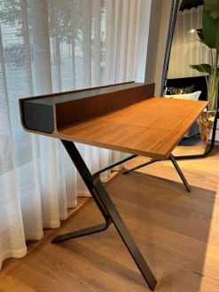 Sekretär Supreme Platte Nussbaum Furniert Gestell Stahl Pulverbeschichtet Bronze Schwarz Inklusive Drei Schubladen