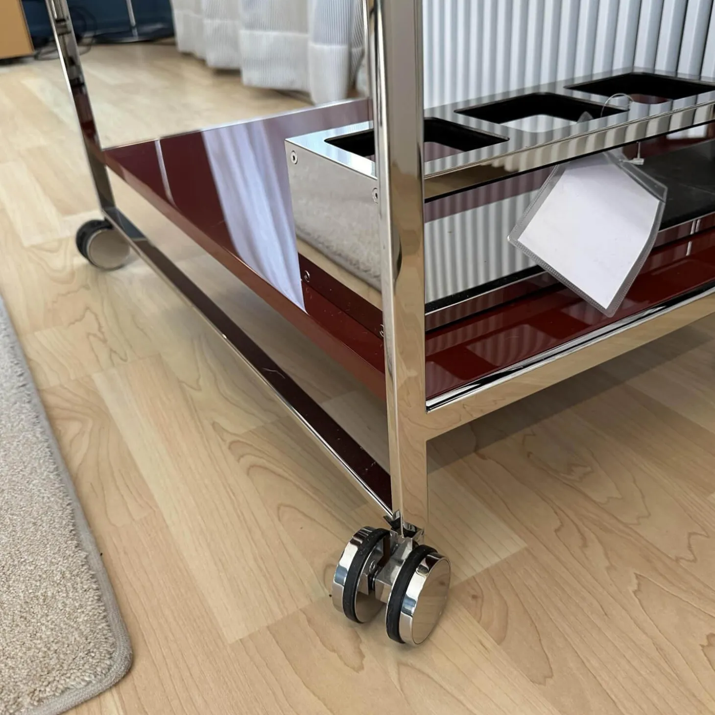 Servierwagen Flat Oberfläche Lack Oxidrot Rot Hochglanz Rahmen Edelstahl Poliert Inklusive Tablett Und Flaschenhalter