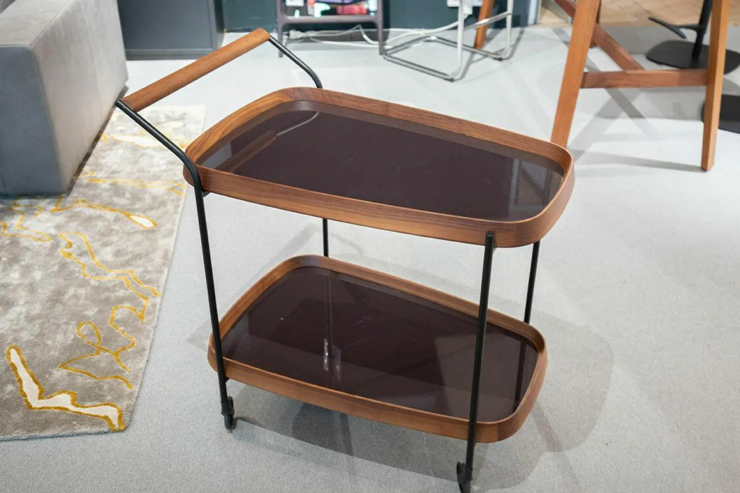 Servierwagen Jet 1 Nussbaum Canaletta Platten Lack Cioccolato Lucido Braun Gestell Metall Schwarz Mit Rollen