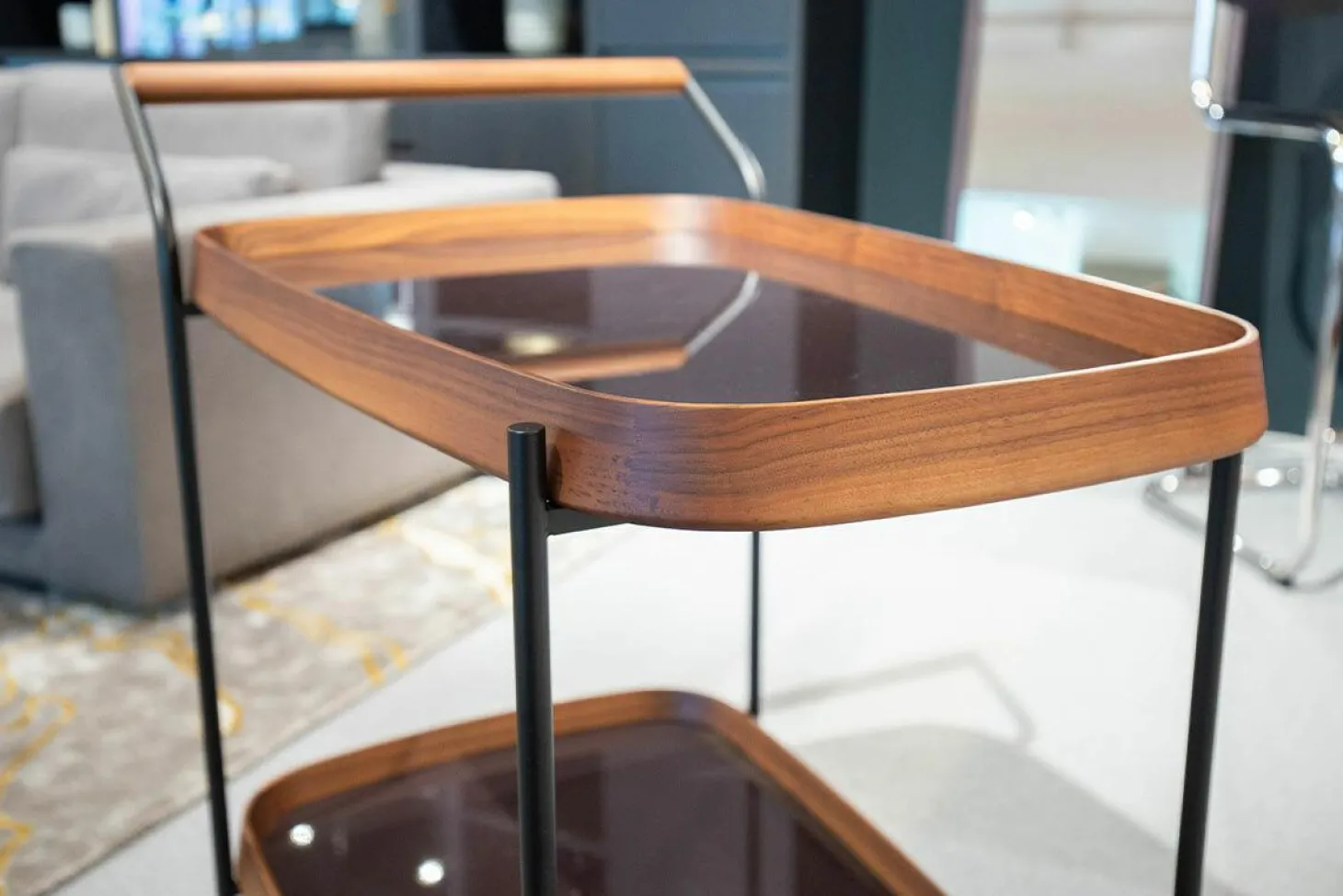 Servierwagen Jet 1 Nussbaum Canaletta Platten Lack Cioccolato Lucido Braun Gestell Metall Schwarz Mit Rollen