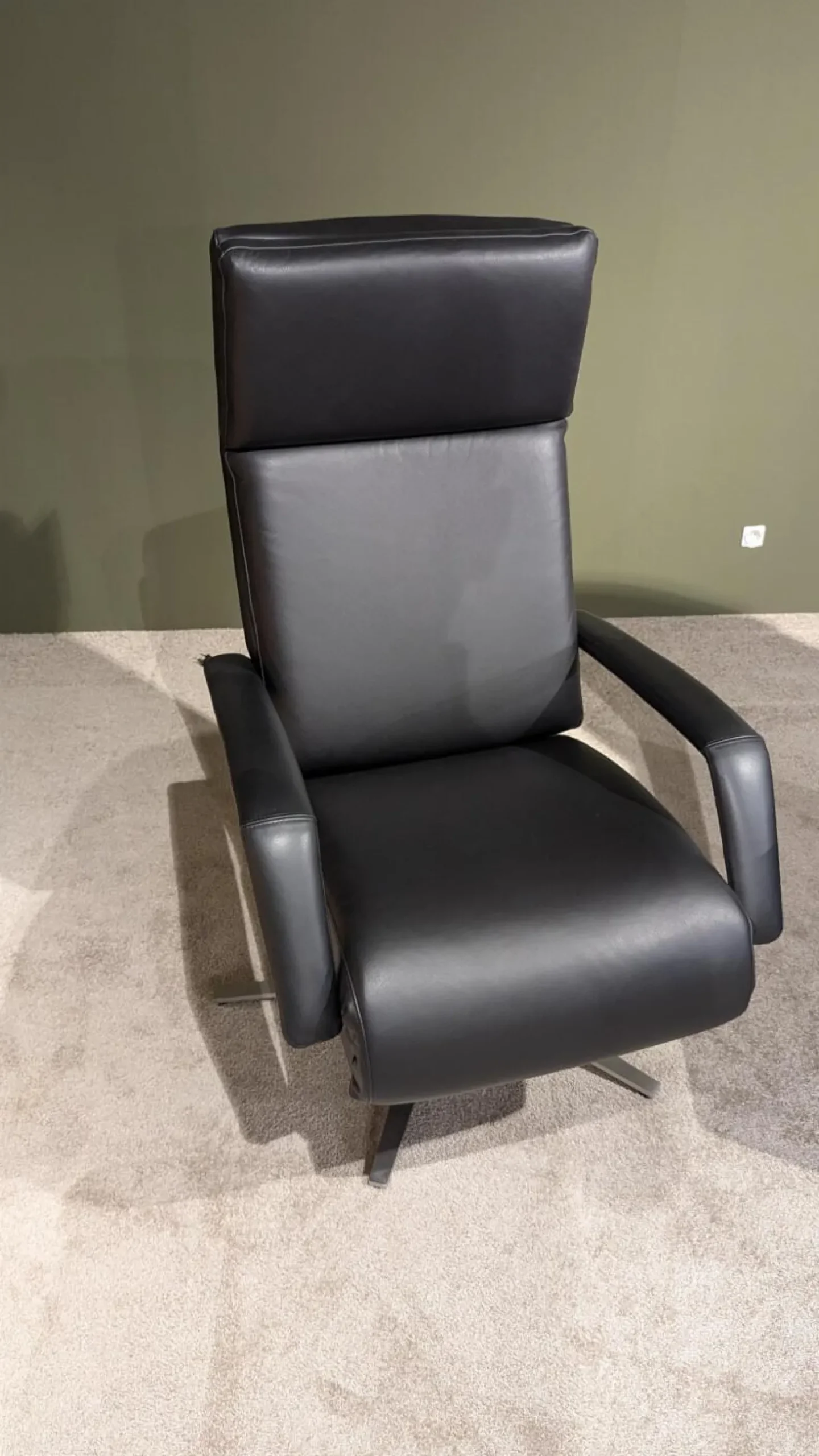 Sessel 410 18 Leder 42 Schwarz 136 Sternfuß Edelstahl Gebürstet Inklusive 2 Motorisch Mit Akku