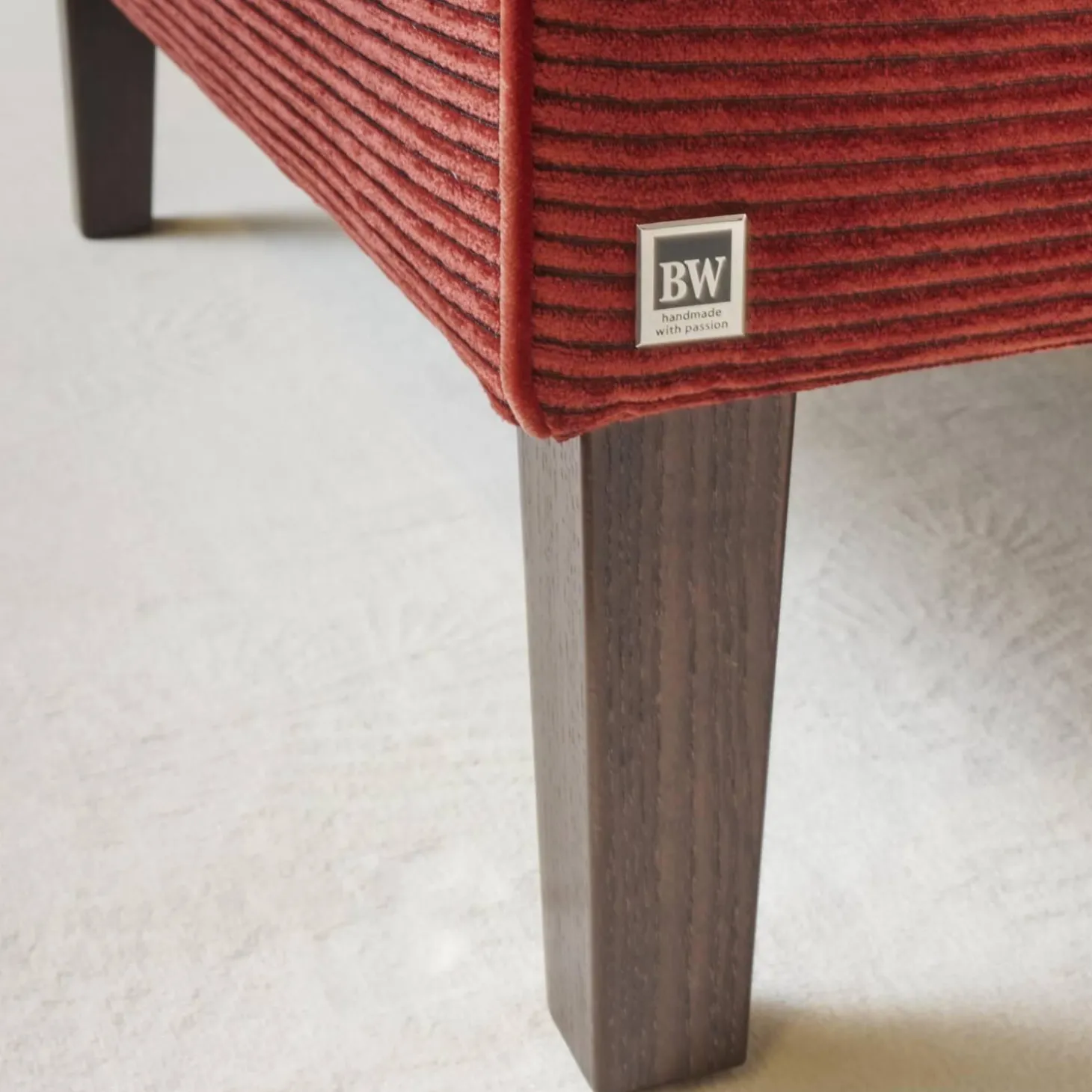 Sessel 135 1001 Saloni Bezug Stoff City Velvet CA 7832 063 Keder Claire 1787 111 Füßen Wengefarbig Braun