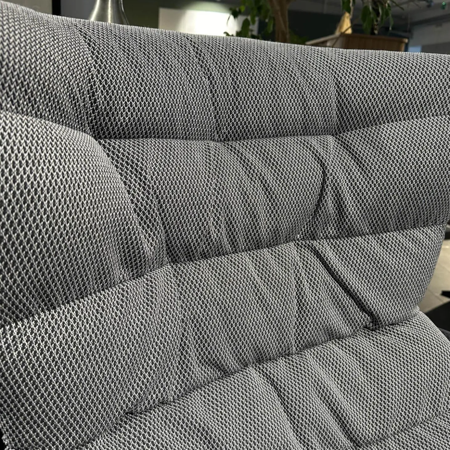 Sessel 808 Bezug Innen Stoff Soul 151 Pepper Grau Außen Nappaleder Nero Anthrazit Stahlgestell Edelstahloptik Und Hocker