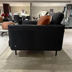 Sessel 536 Liv Smart Leder 42 103 Dunkelschwarzblau Gestell Aluminium Verkehrsschwarz Schwarz Inklusive Kissen