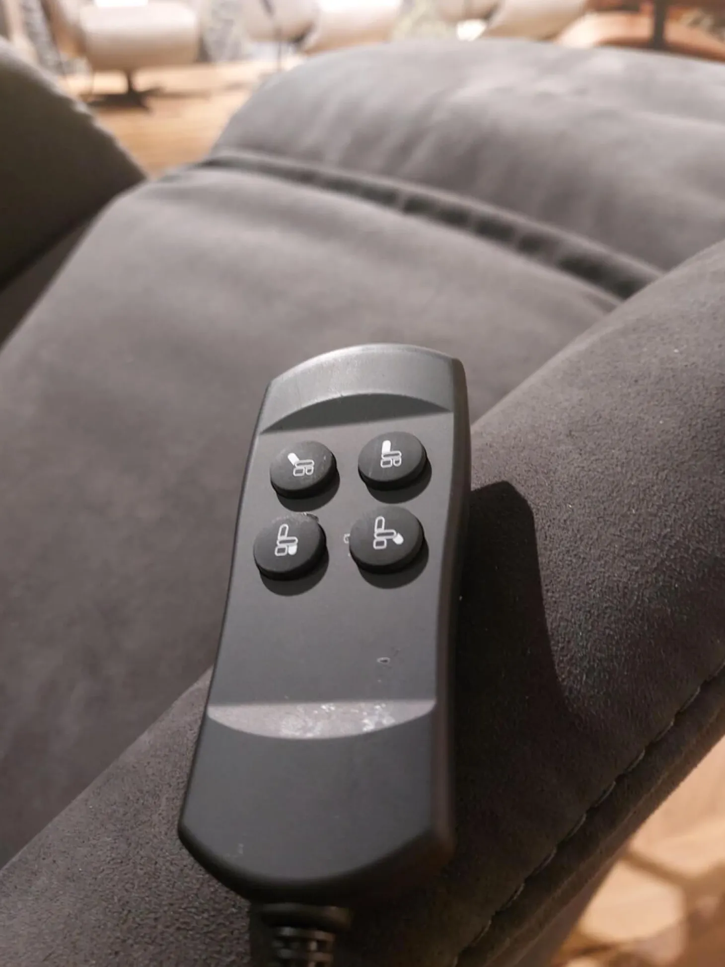 Sessel 9061 Stoff Belvetara 33 Asphalt Grau Tellerfuß Anthrazit