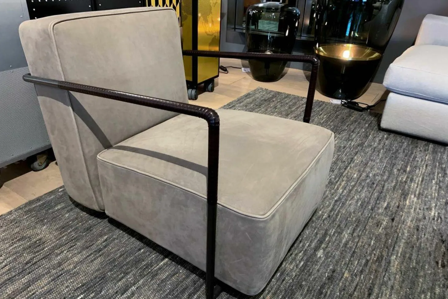 Sessel ABC Leder Beige Gestell Metall Brüniert Dunkelbraun