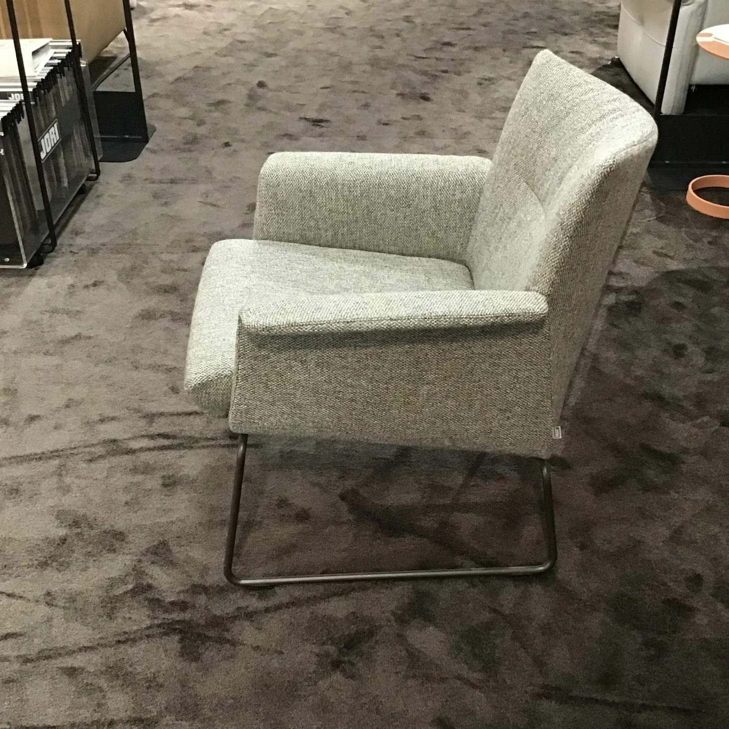 Sessel Aida Stoff Bembebis F1A C0709 Gestell Metall Matt Bronze Schwarz Pulverbeschichtet