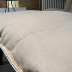 Sessel Ample Leder Beige Mou Gestell Schwarz mit Hocker