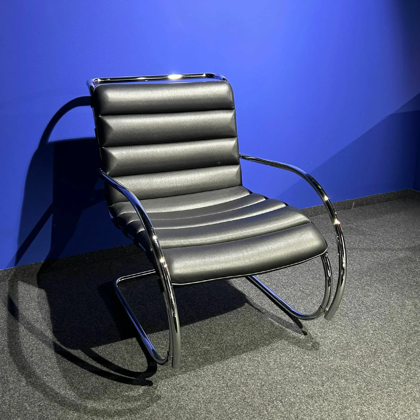 Sessel Bauhaus Edition Leder Bellagio BEL01 Schwarz Gestell Cromo Lucido