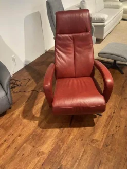 Sessel Boss Leder L30 WL Rouge Rot Gestell Metall Schwarz