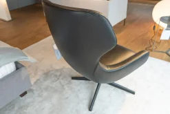 Sessel Brera 9BRE104 Bezug Leder Dollaro 7150 Schwarz Drehgestell OPM6 RAL 9017 Schwarz