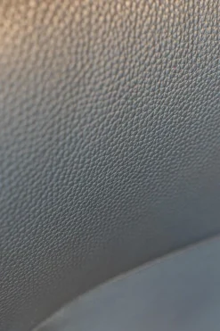 Sessel Brera 9BRE104 Bezug Leder Dollaro 7150 Schwarz Drehgestell OPM6 RAL 9017 Schwarz