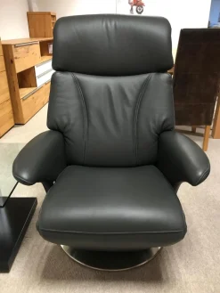 Sessel Canyon+ Large Bezug Leder Credo Farbe Anthrazit Metall Drehteller Mit Kopfpolsterverstellung Und Rückenverstellung