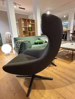 Sessel Caruzzo Plus Stoff Apollo Dunkelgrau Braun Drehgestell Schwarz Lackiert Inklusive Hocker