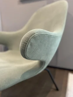 Sessel Catch Lounge Bezug Stoff Linara 249 Gestell Stahlrohr Pulverbeschichtet Schwarz