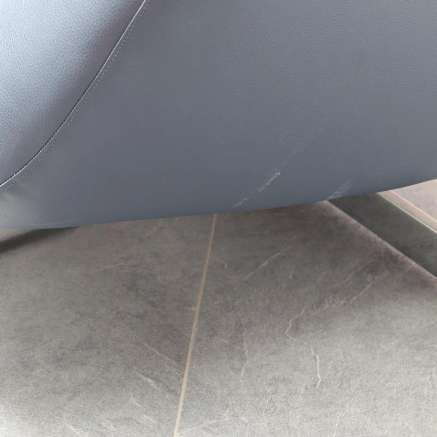 Sessel Chiara Bezug Leder P 9165 78 Dunkelblau Drehgestell Metall Verchromt