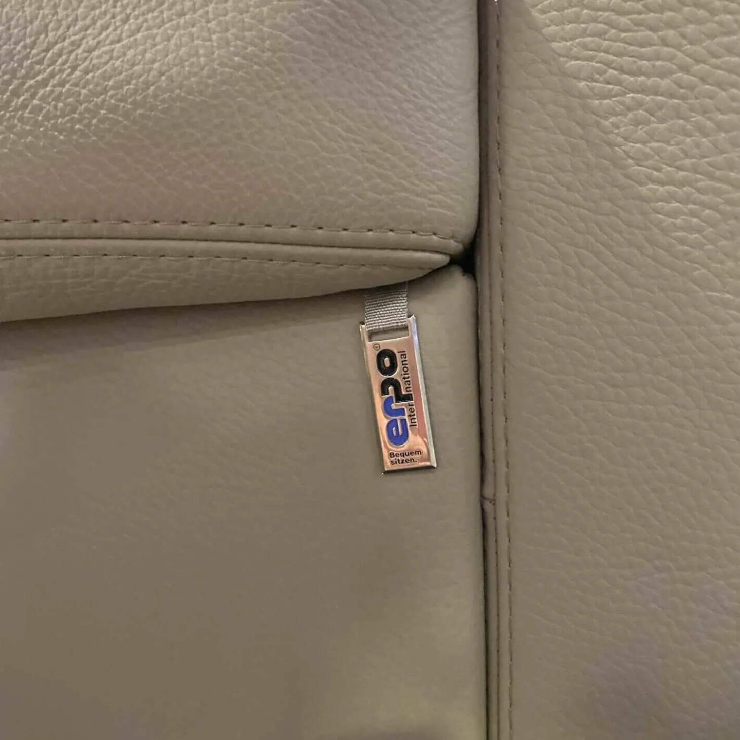 Sessel Cl 142.15 Leder 43.400 Stone Drehteller mit Rückholfeder